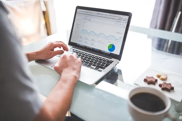 analytics, charts, graphics, marketing, traffic, seo, macbook, laptop, typing, working, technology, analytics, analytics, seo, seo, seo, seo, seo. Startup paid acquisition shops rated on six public criteria