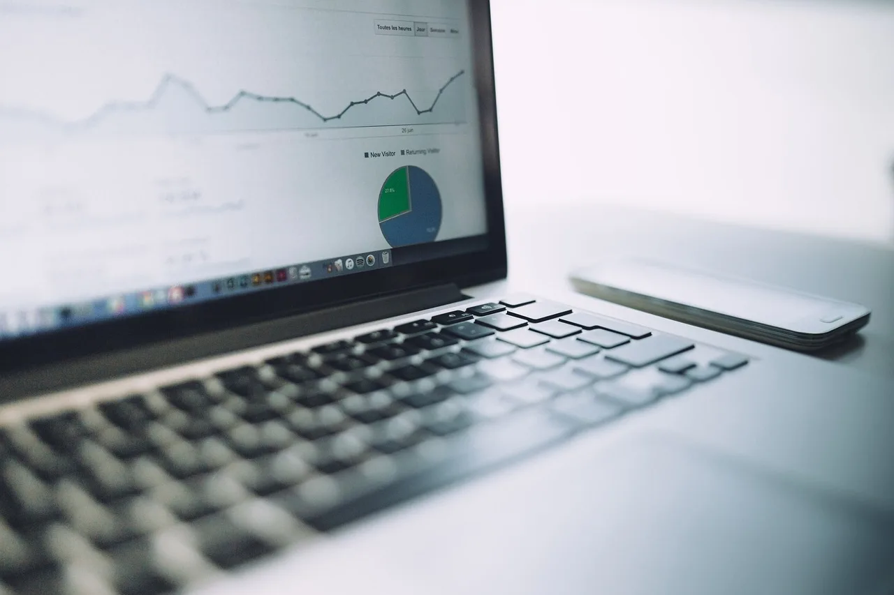 analytics, charts, traffic, marketing, laptop, computer, technology, business, working, startup, analytics, analytics, analytics, analytics, analytics, marketing, marketing, marketing. How to Reduce Startup Customer Acquisition Cost Without Cutting Volume